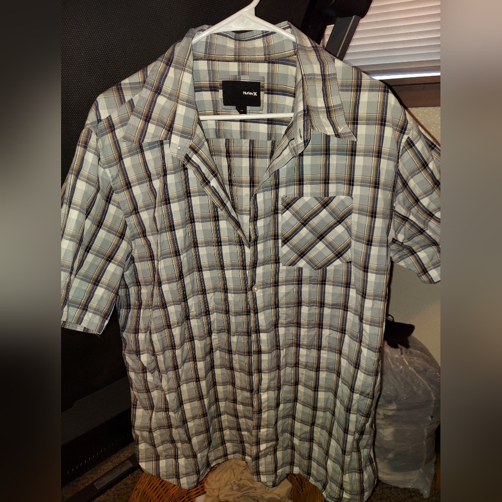 Mens Button up Hurley Shirt XL